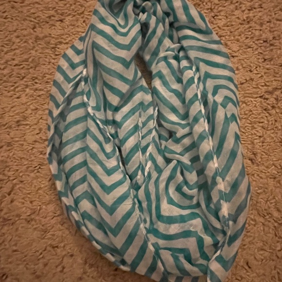 Colorful Patterned Scarves Collection - Picture 3 of 10